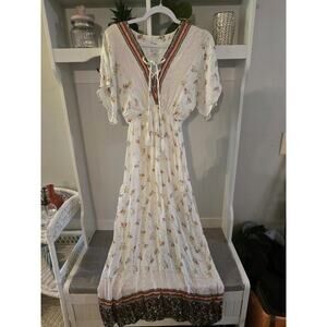 Love, fire White Floral Maxi Dress Short Sleeves Size Small NWOT